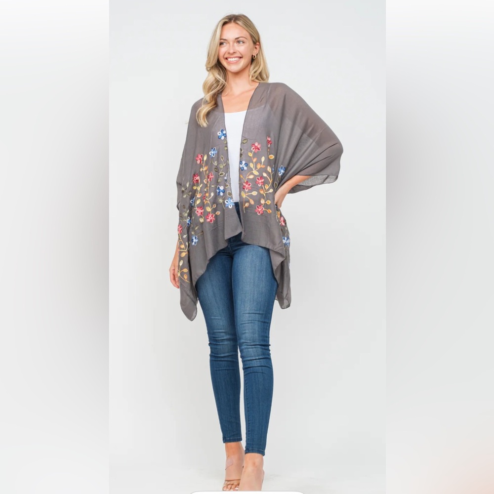 Raj Vicki Gray Floral Embroidered Kimono Boho Wrap One Size NWOT